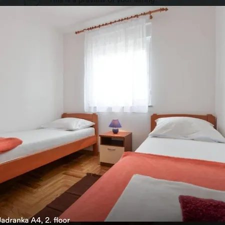 Cozy Two Bedroom With Sea View *