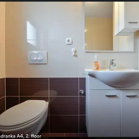Cozy Two Bedroom With Sea View Daire Zadar